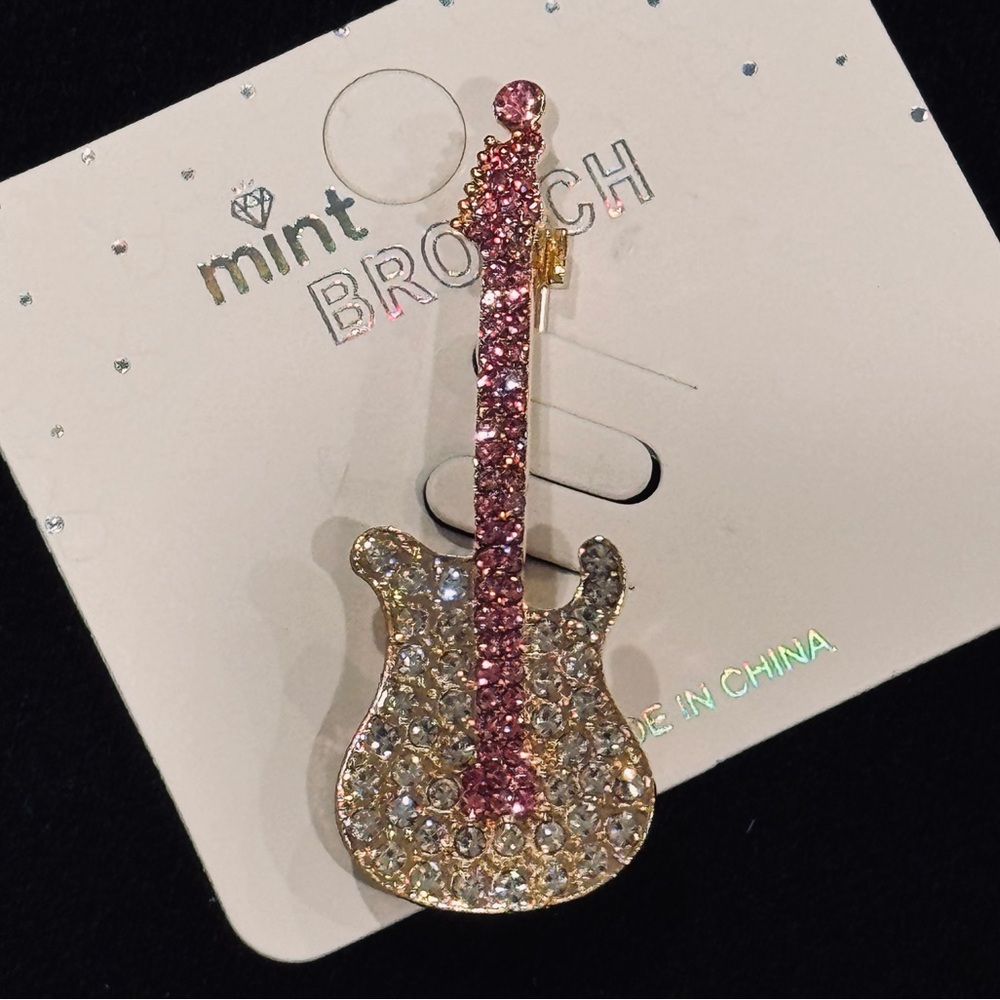 NWT Mint Crystal Electric Guitar Musical Brooch Pin - Pink - Picture 3 of 9